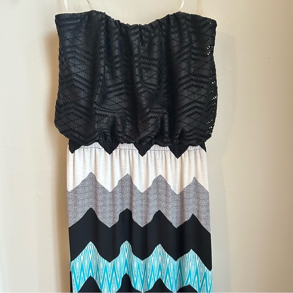 Trixxi Chevron Stretchy Maxi Dress - Picture 2 of 11